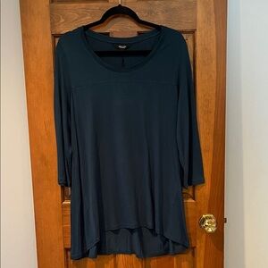 NWT Simply Vera Wang Tunic
